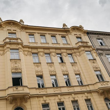 Comfortable And Cosy Apt A Few Steps From Dancing House And Naplavka Dance Praga Exterior foto
