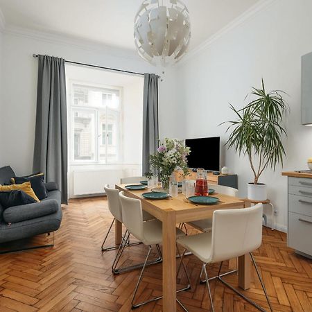 Comfortable And Cosy Apt A Few Steps From Dancing House And Naplavka Dance Praga Exterior foto